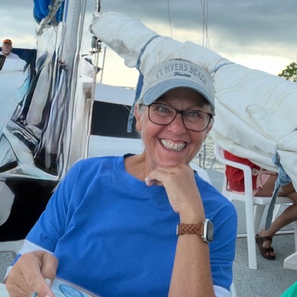 Meet your Posher, Shelly - Picture 1 of 4